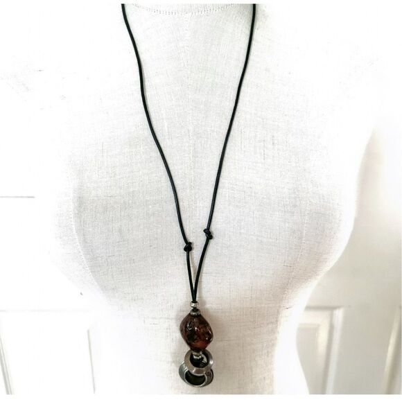Brown and silver pendant necklace on cord - Picture 6 of 8